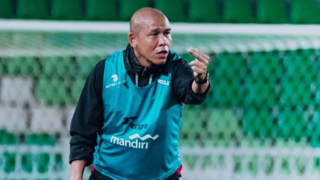 Pelatih Timnas Indonesia U-17, Nova Arianto. [Instagram]